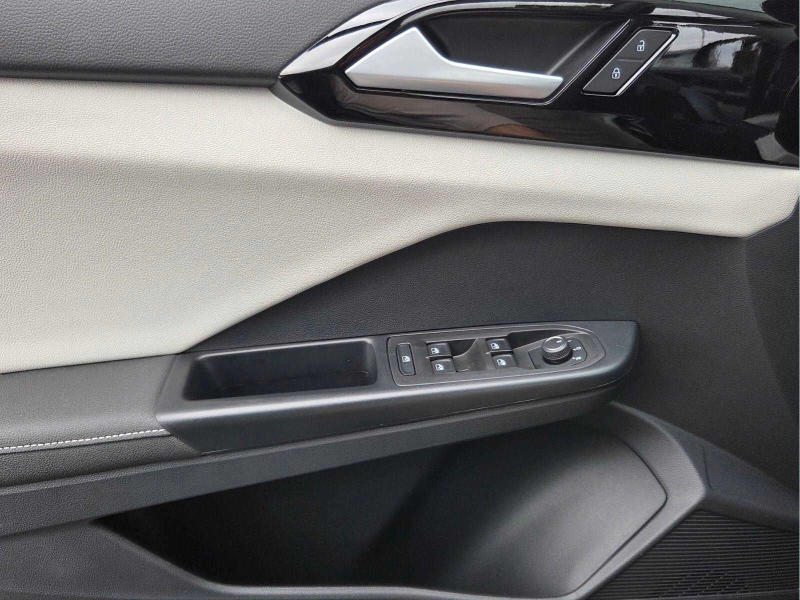 2025 Volkswagen Taos S
