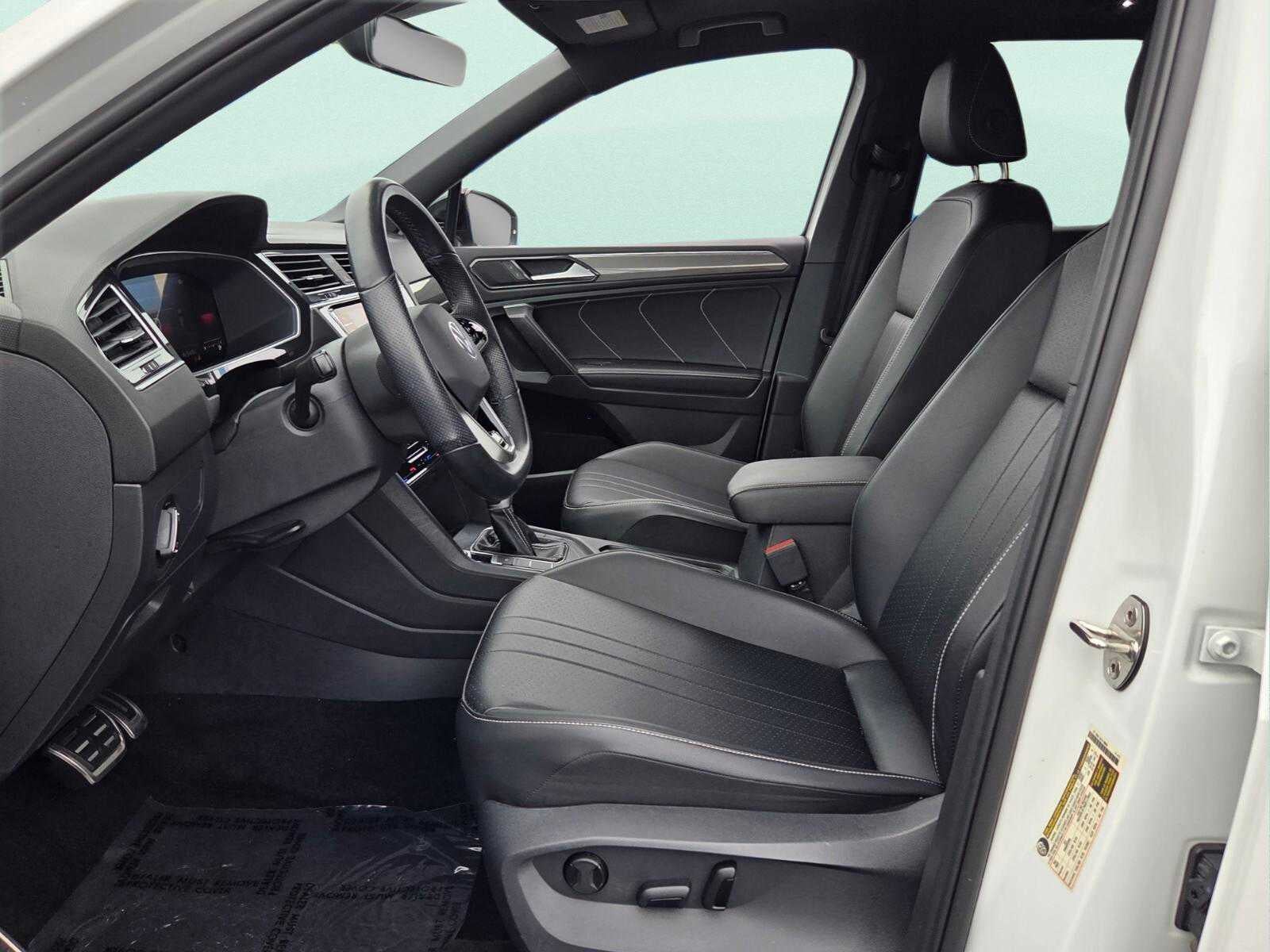 2023 Volkswagen Tiguan SE R-Line Black