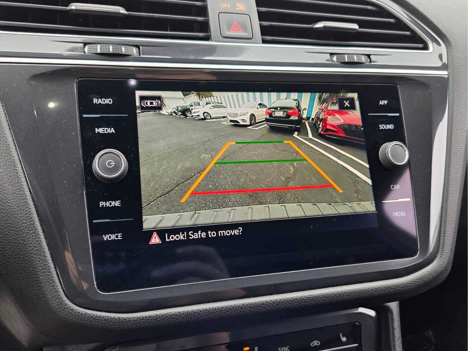 2023 Volkswagen Tiguan SE R-Line Black