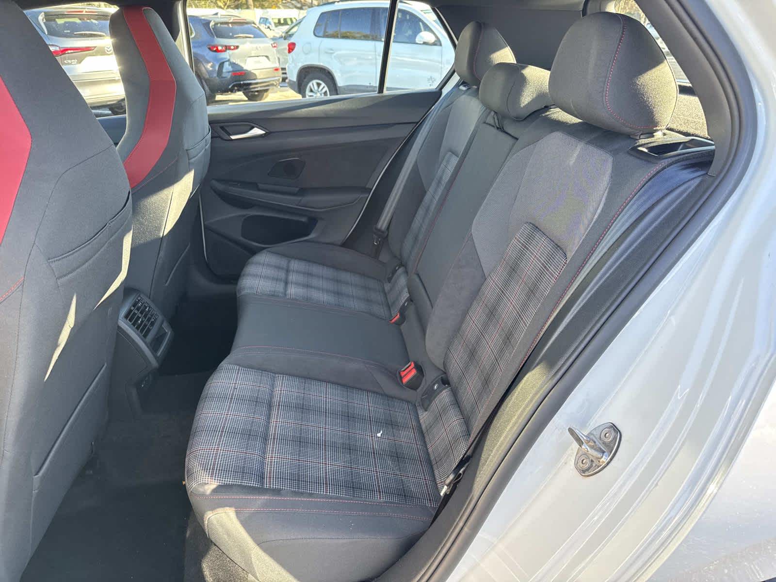 2024 Volkswagen Golf GTI SE