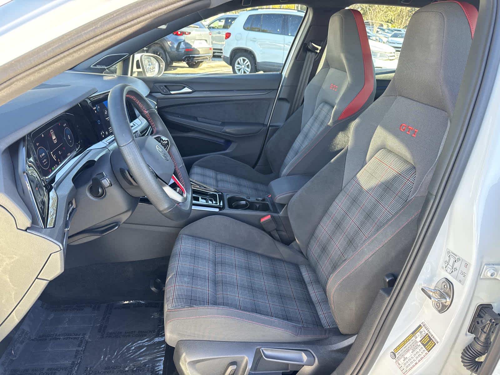 2024 Volkswagen Golf GTI SE