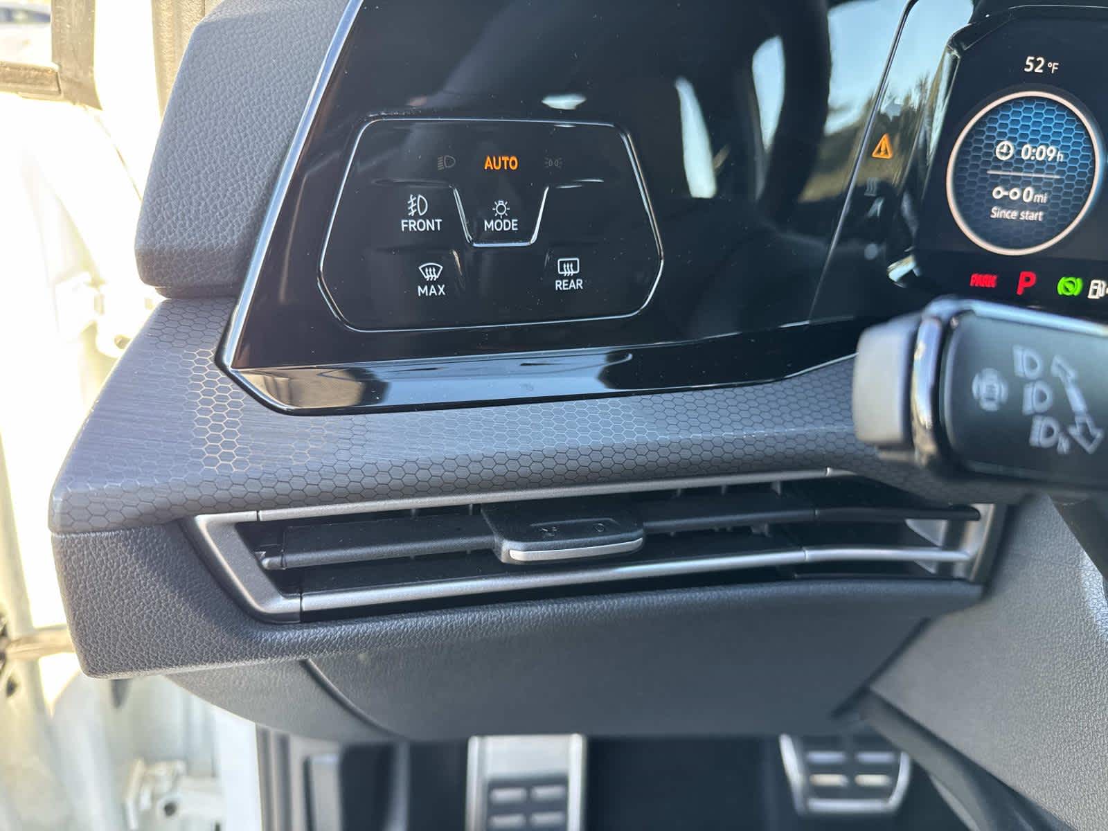 2024 Volkswagen Golf GTI SE